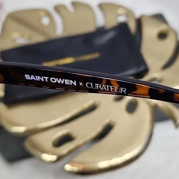 Saint Owen & Curateur Tortoise Shell Sunglasses with Soft Case - Picture 3 of 4